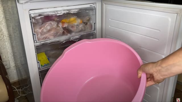 розморожування холодильника