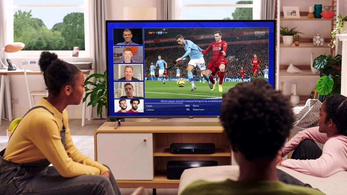 Як транслювати футбольні матчі з ноутбука, смартфона на телевізор LG