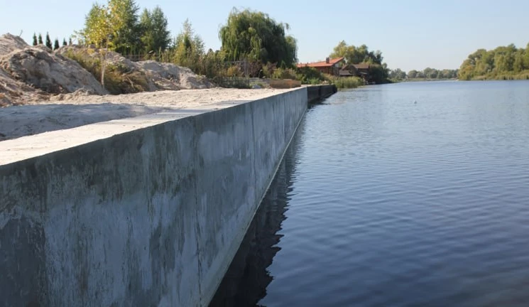 Укріплення берегів