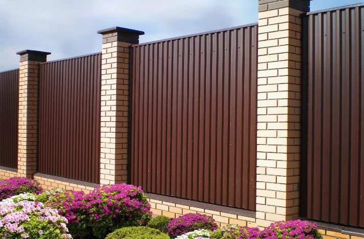 Recommendations for proper installation of a corrugated fence