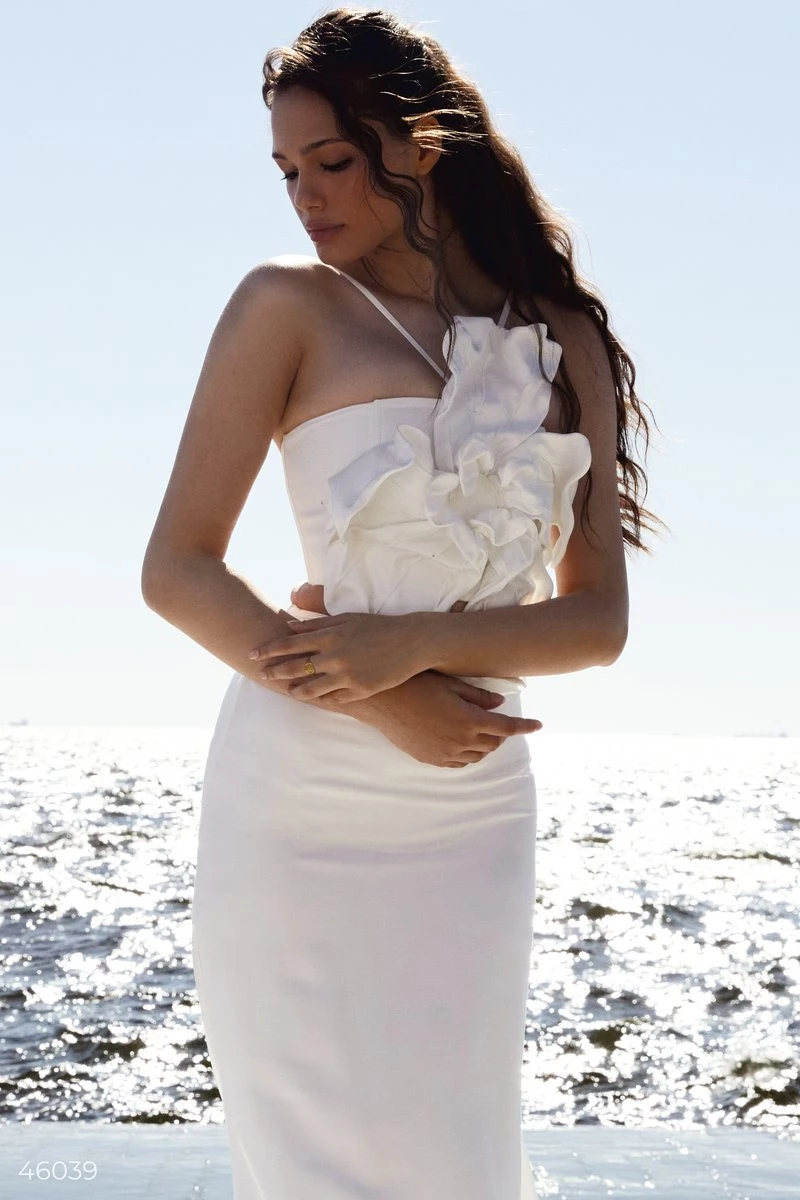 Юбка макси и сатиновый топ с цветком