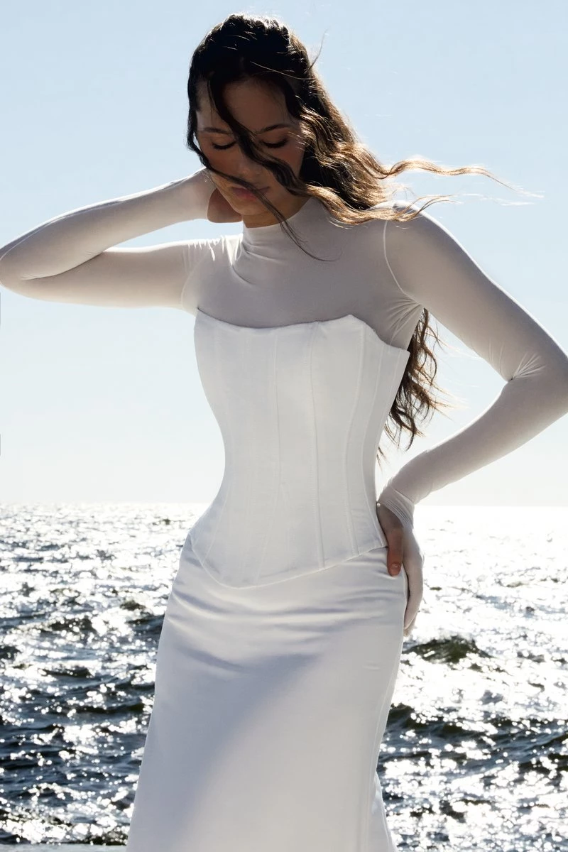 Белая юбка макси с корсетом