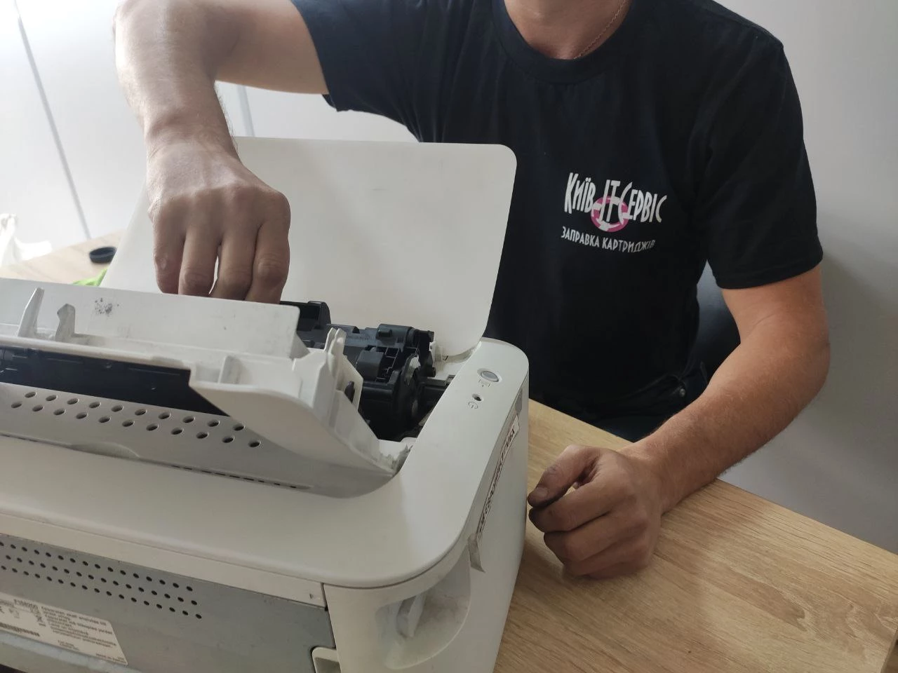 Заправка картриджа в Киеве: экономия времени и сил фото