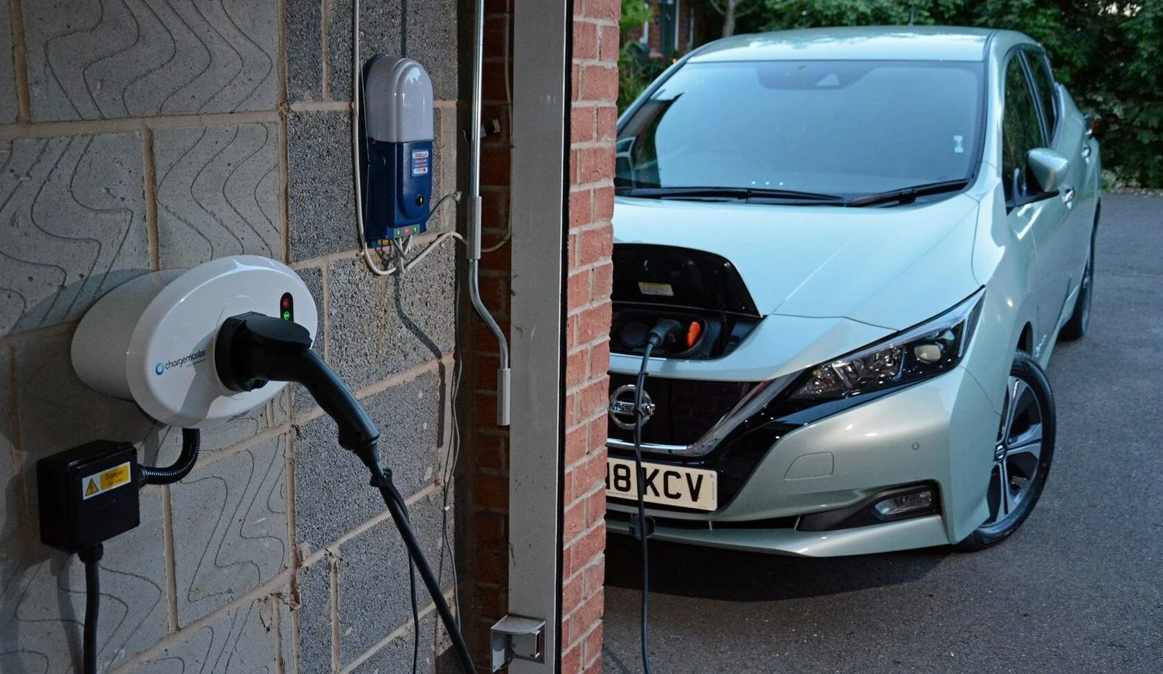 Electric car charger install in los angeles EV charger management