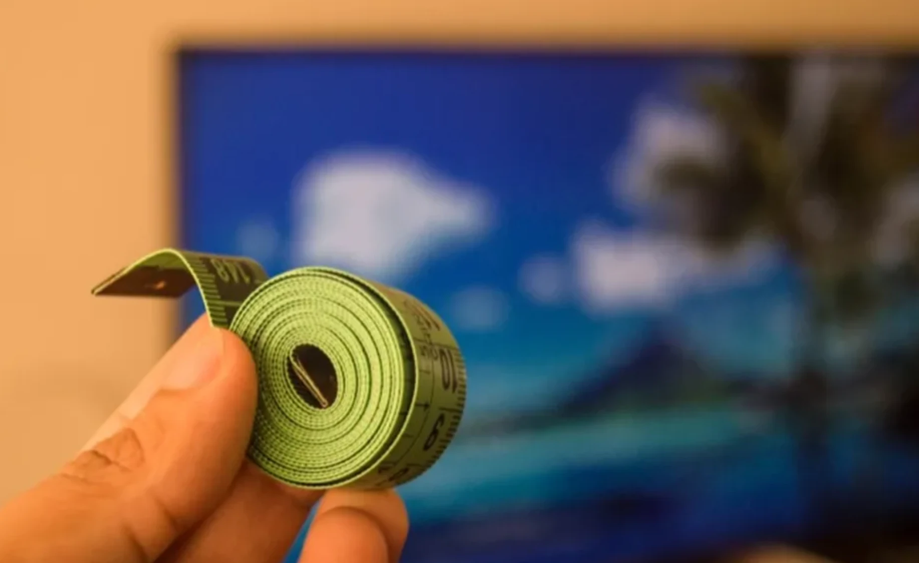 Визначення діагоналі ТВ підручними засобами