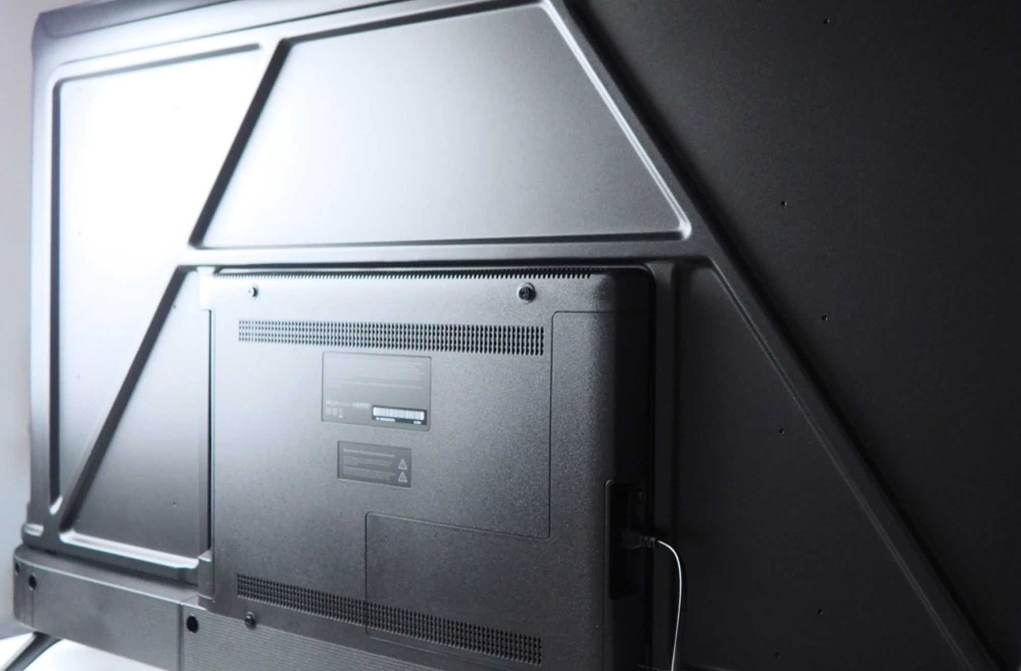 Як дізнатися діагональ телевізора за технічною документацією або в інтернеті