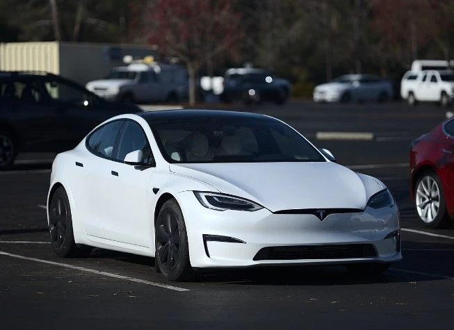 яка модель Tesla підійде для міста