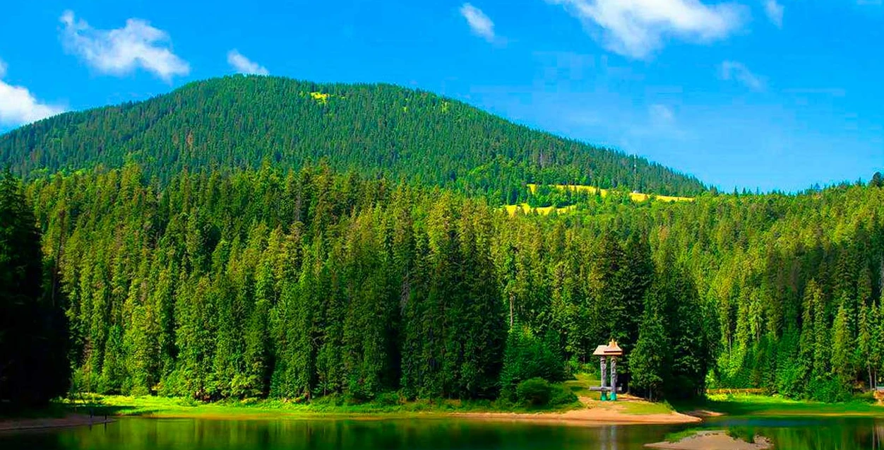 озеро в горах