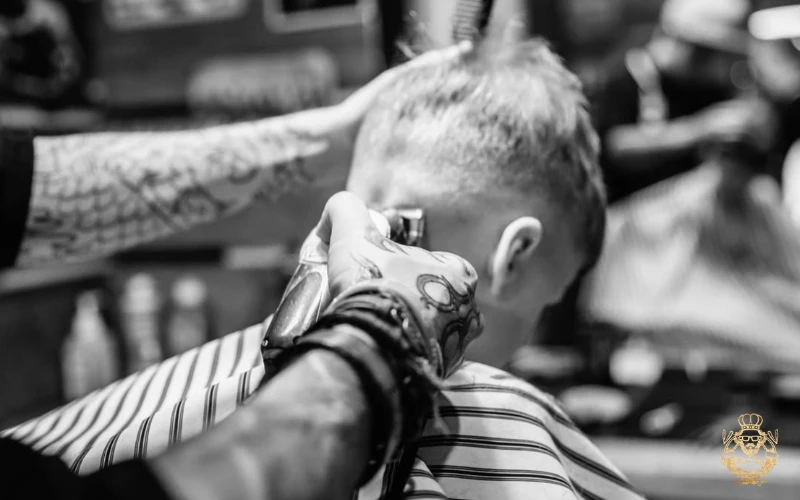 Стрижка чоловіча машинкою