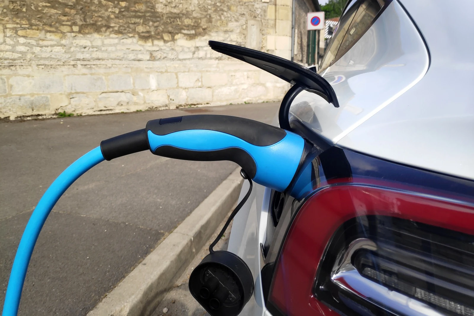 Tesla устойчивое развитие