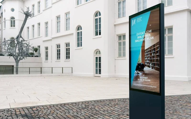 Рекланая стела