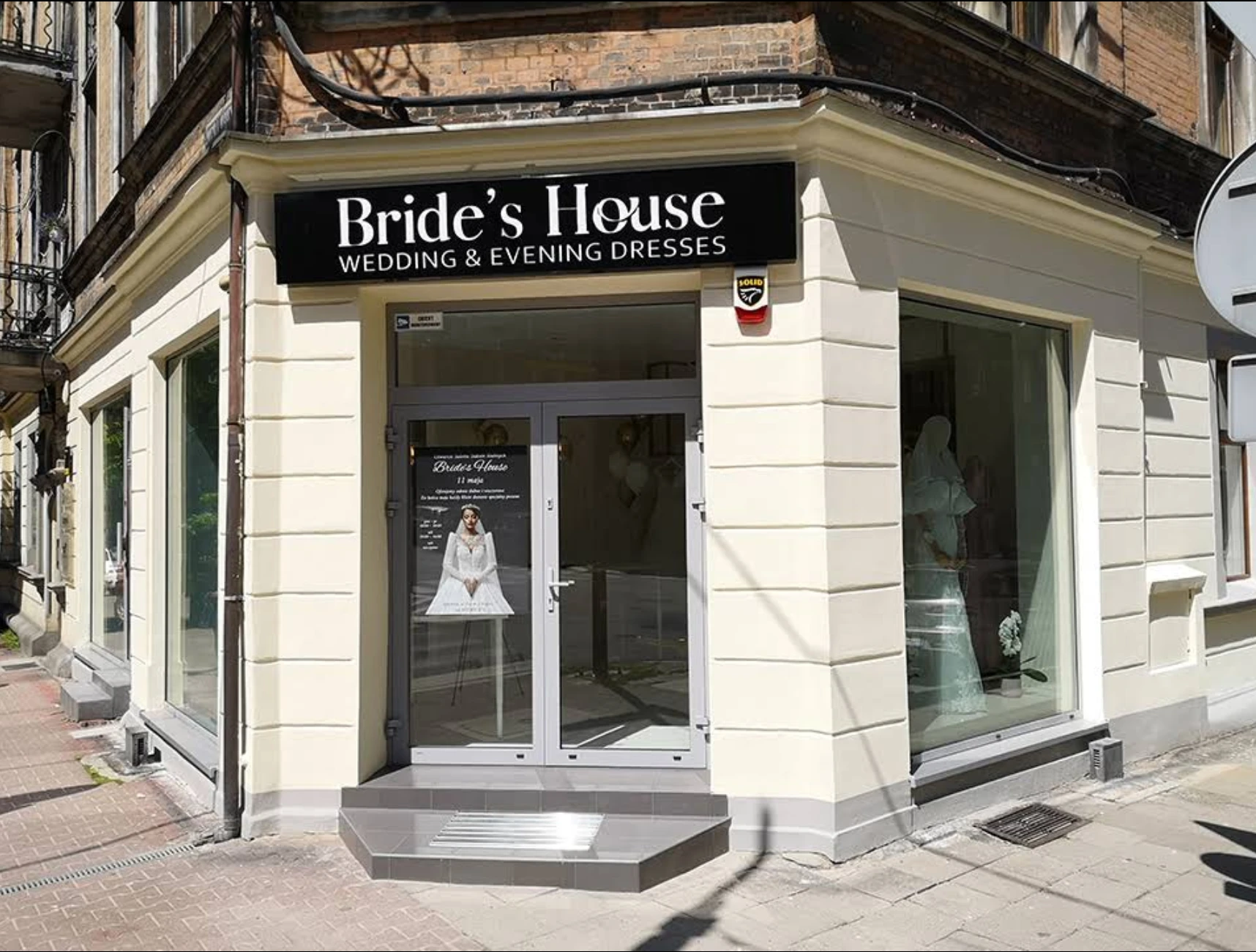 Gdy rozpoznasz swój typ ciała, czas przejść do wyboru fasonów. 68ff6395a9ba3.webp