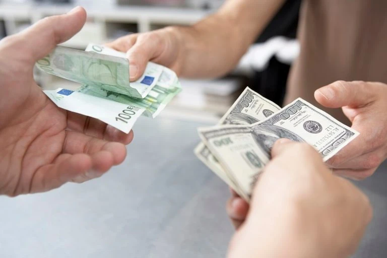 Курси валют: як не прогоріти на обміні Курси валют: як не прогоріти на обміні