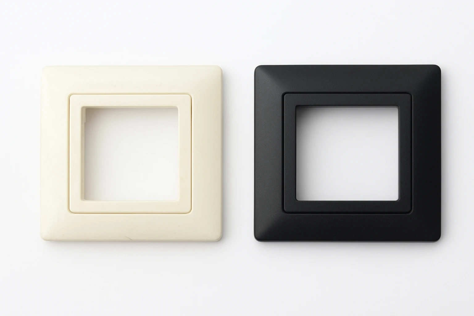 Порівняння якісної та дешевої рамки для розетки