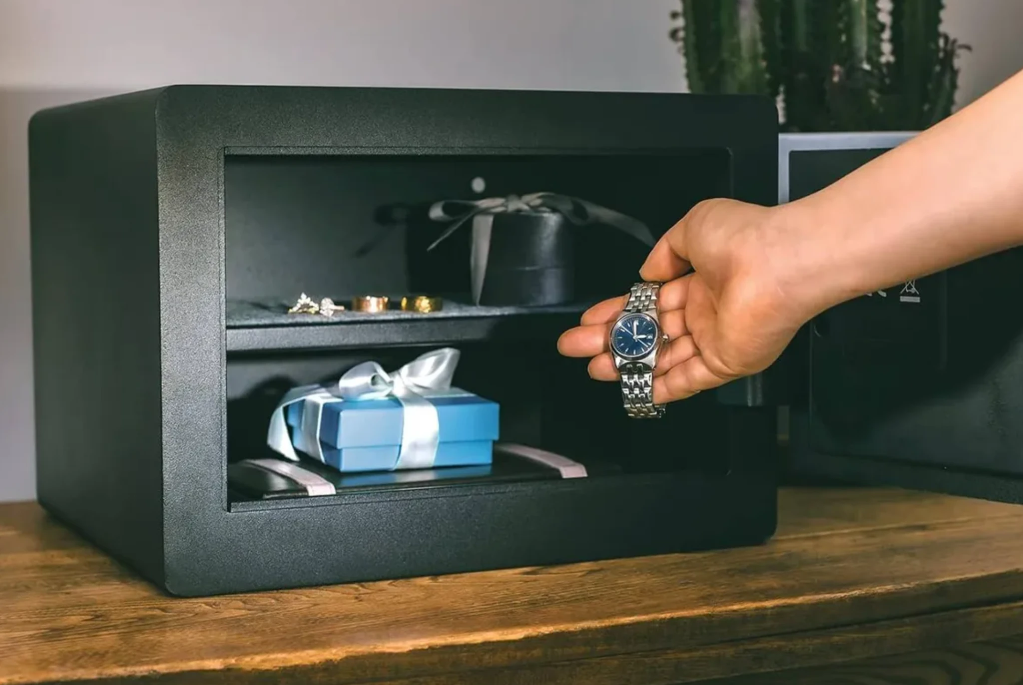 Советы, как купить качественный сейф онлайн: учитываем продавца и главные параметры Советы, как купить качественный сейф онлайн: учитываем продавца и главные параметры