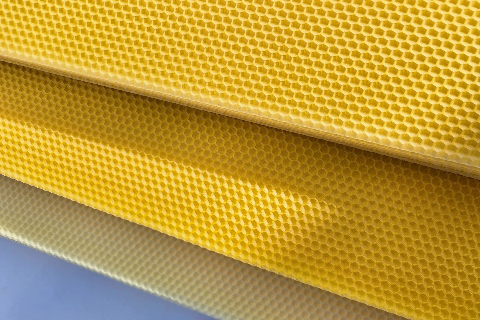 Вощина для бджіл — основа міцних стільників і продуктивної пасіки