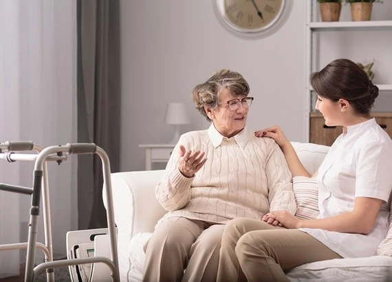 ТОП 7 патронажних служб у Харкові: гід з допомоги літнім людям