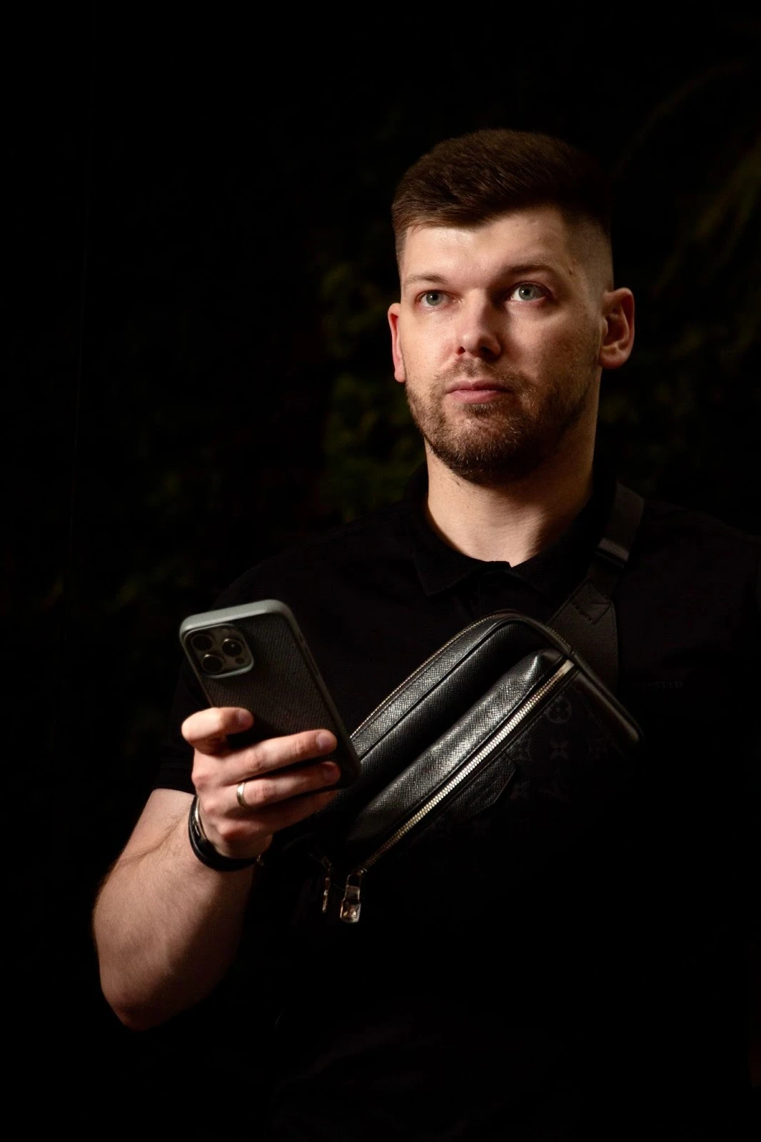 Михаил Хомич во время работы