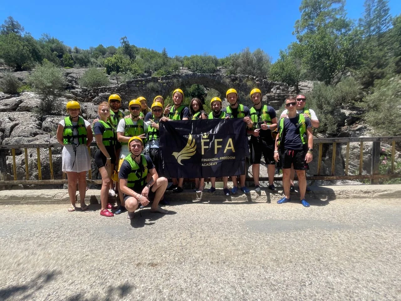 Фото перших учасників криптоспільноти Financial Freedom Academy