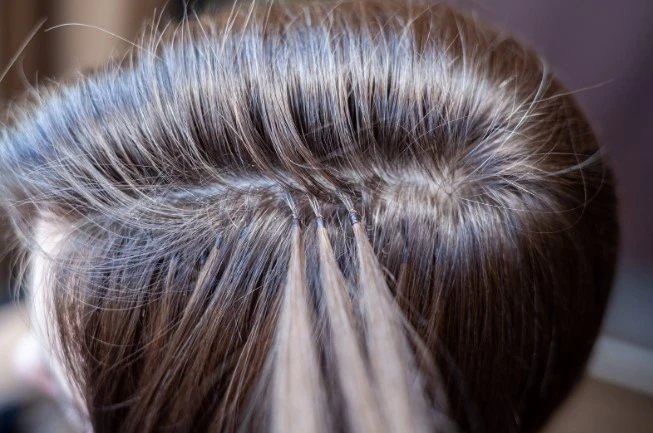 blending hair extensions with short hair tips