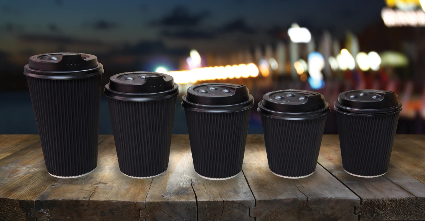 Одноразові стакани різного розміру