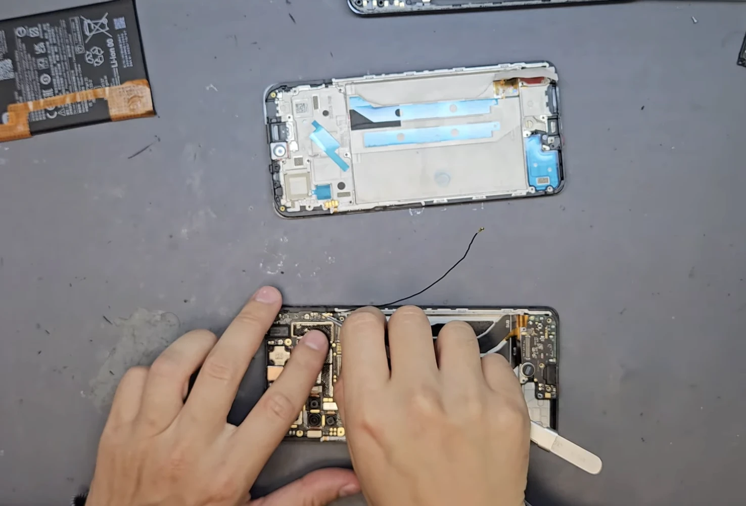 Процес заміни дисплея Redmi Note 12 Pro 4G покроково