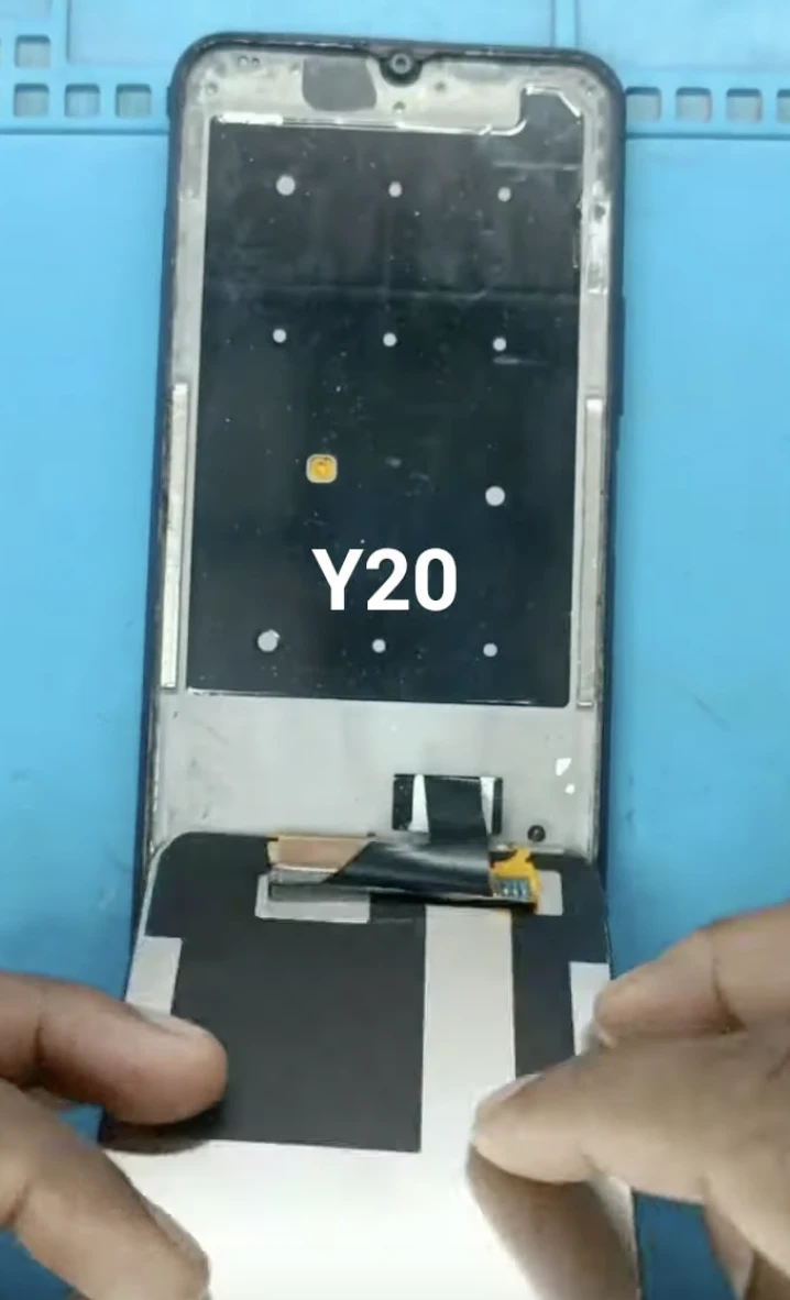 Процес заміни дисплея Vivo Y20 в сервісному центрі