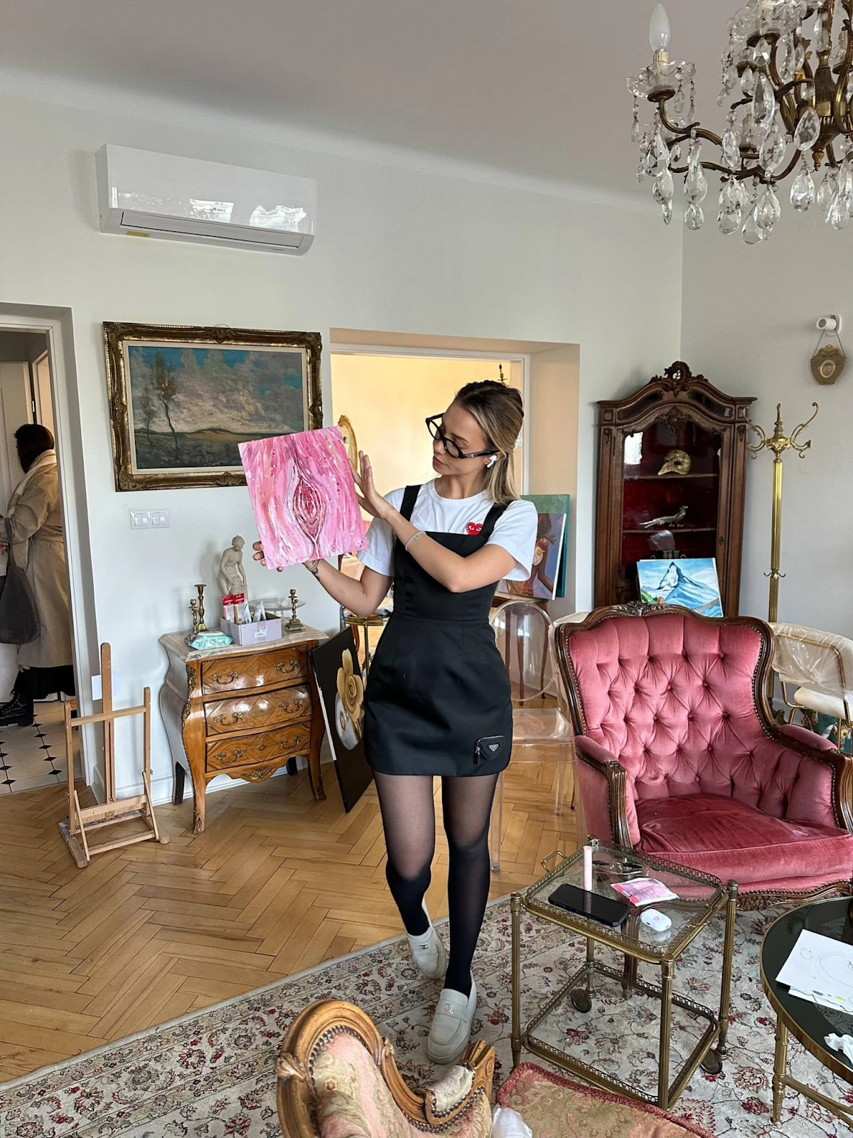 Екатерина Шухнина на мастер-классе по рисованию