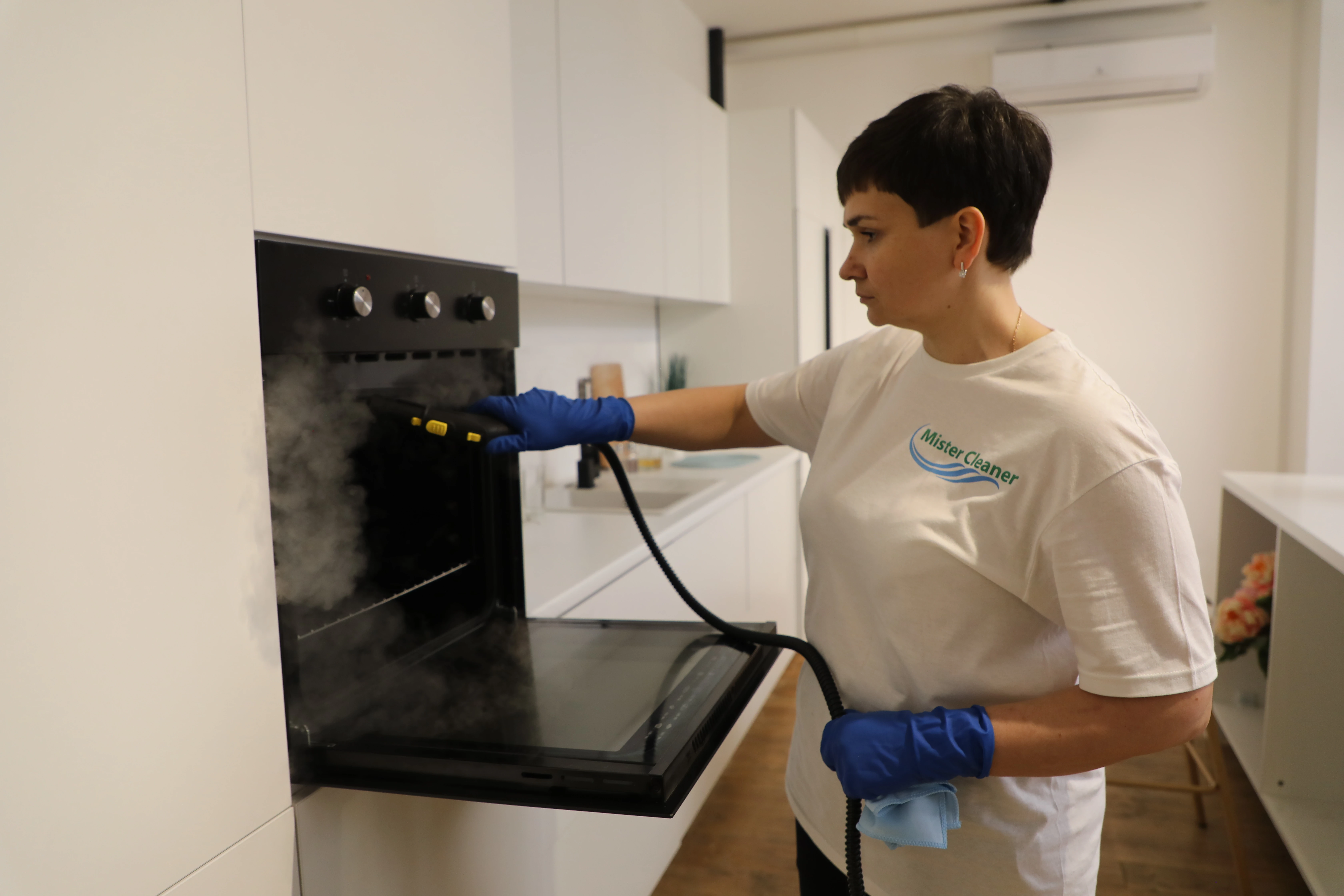 Что происходит! Почему клининговая компания отказывается мыть окна? Что происходит! Почему клининговая компания отказывается мыть окна?