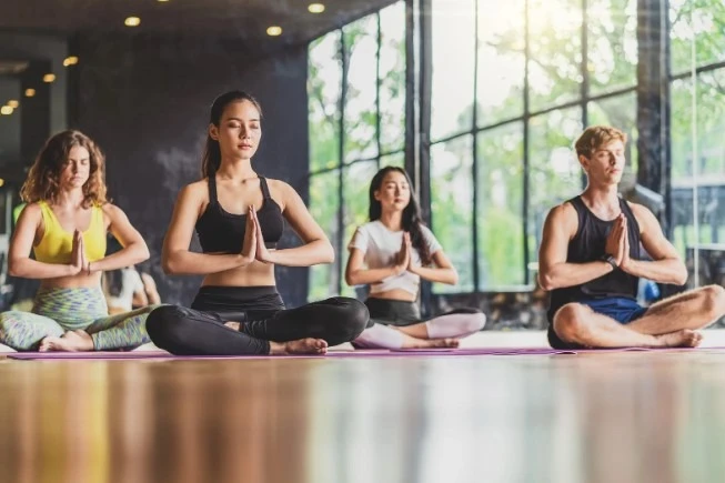 з чим носити лосини весною