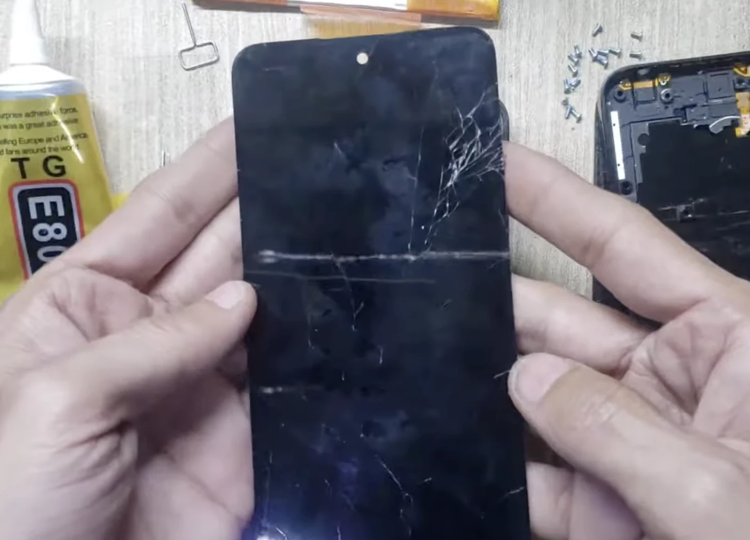 Процес заміни дисплея Xiaomi Redmi 13