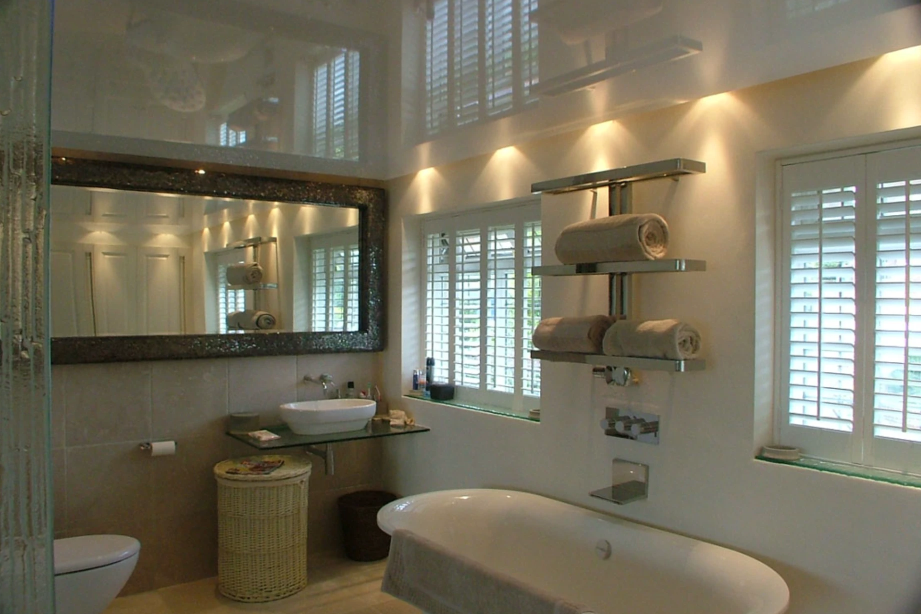 натяжна стеля для ванної кімнати