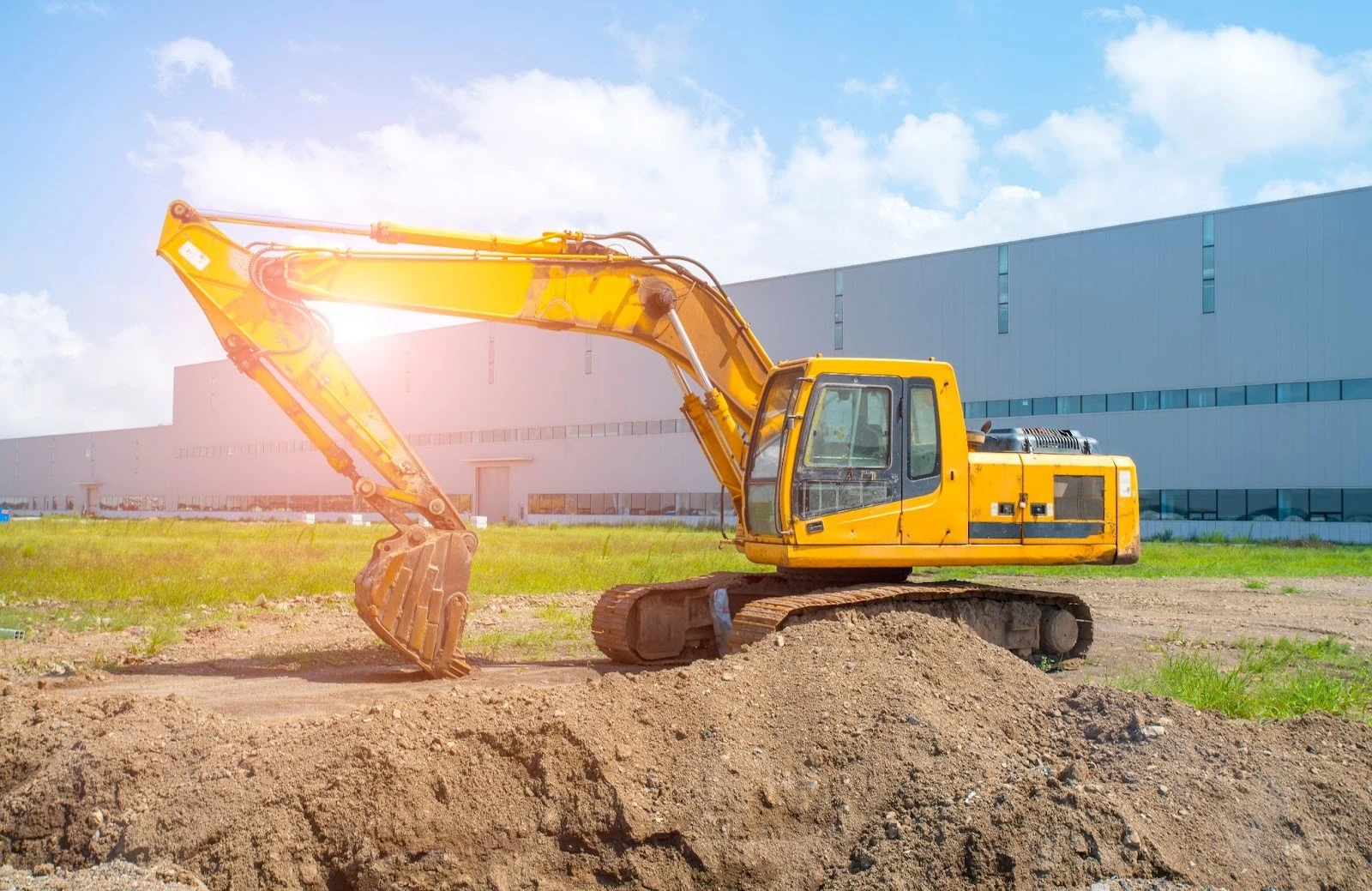 Гусеничный или колёсный экскаватор: что лучше для разных типов работ 6995e8dce9eb6.webp