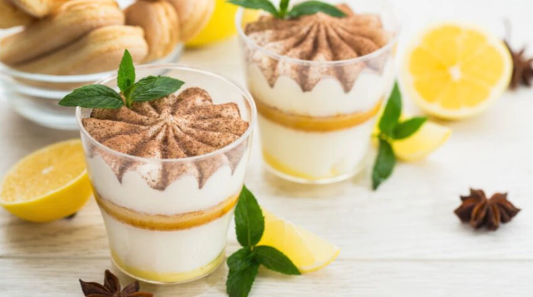 Желейные десерты в прозрачных стаканчиках