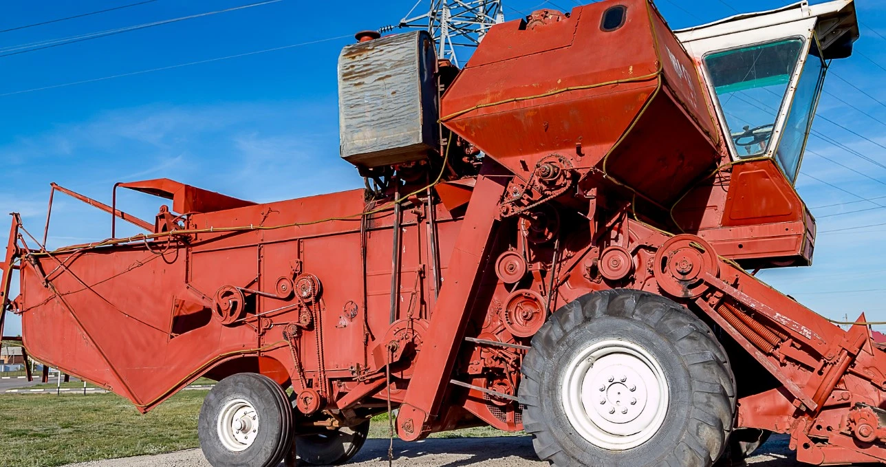 комбайн Нива