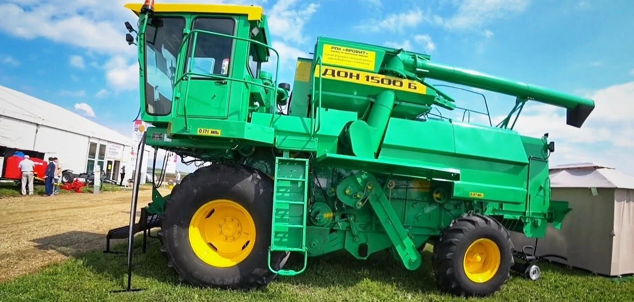 Комбайн ДОН 1500