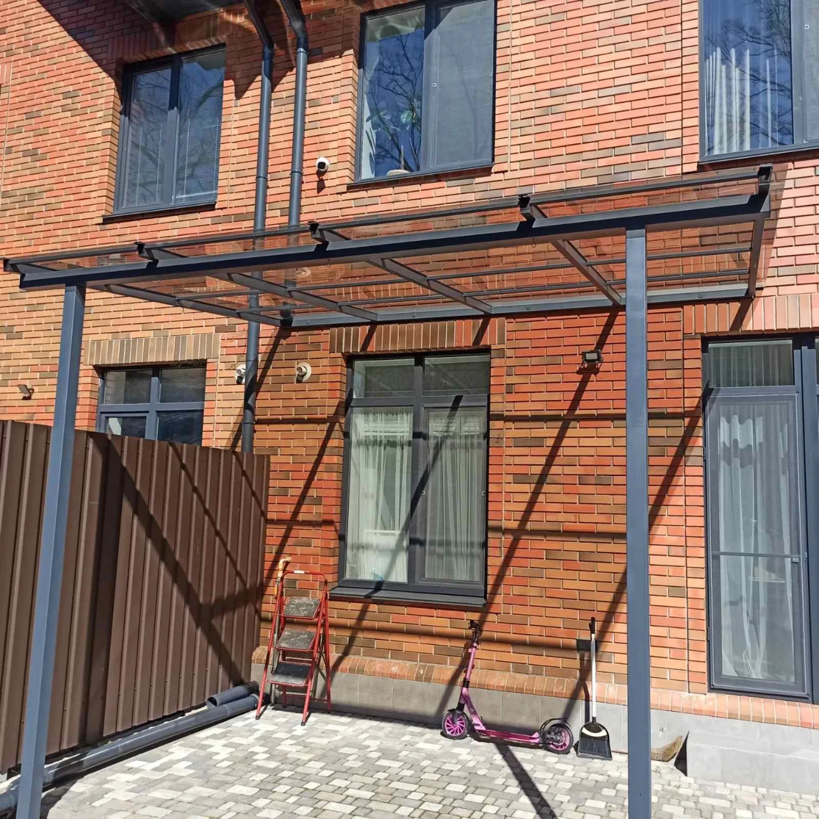 Енергокриза та промислова модернізація: чому підприємства Чернівців переходять на полікарбонат у 2026 році