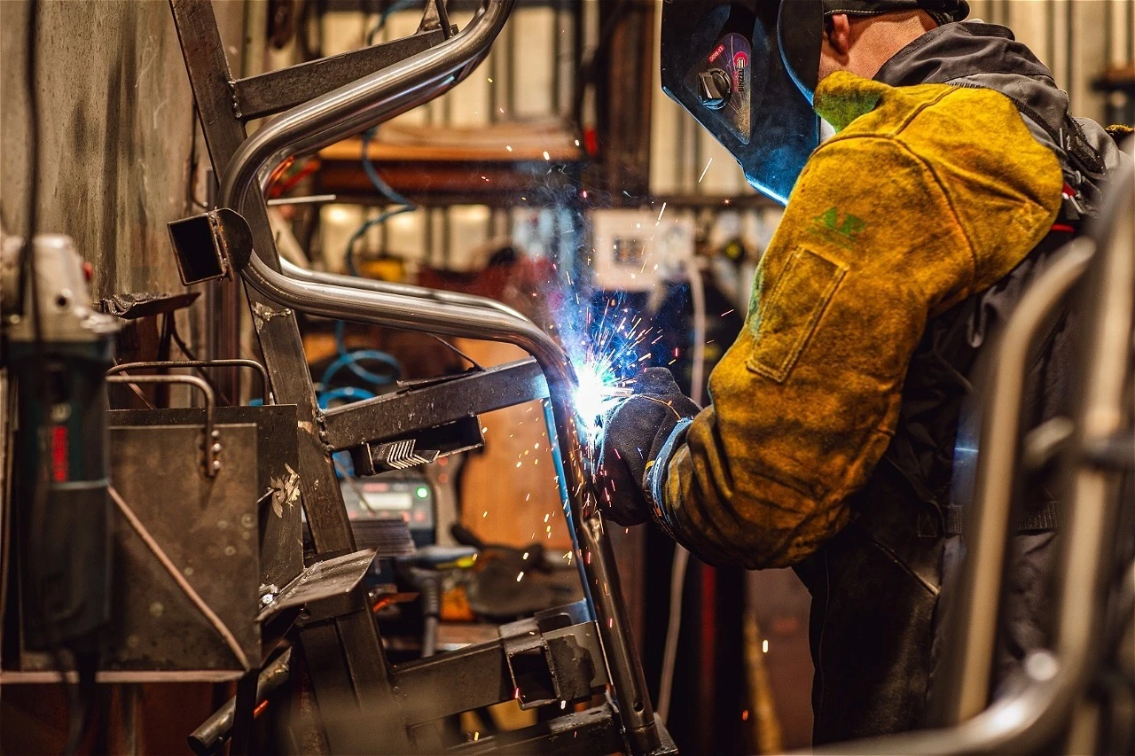 Українське виробництво садових та будівельних тачок КВІТКА