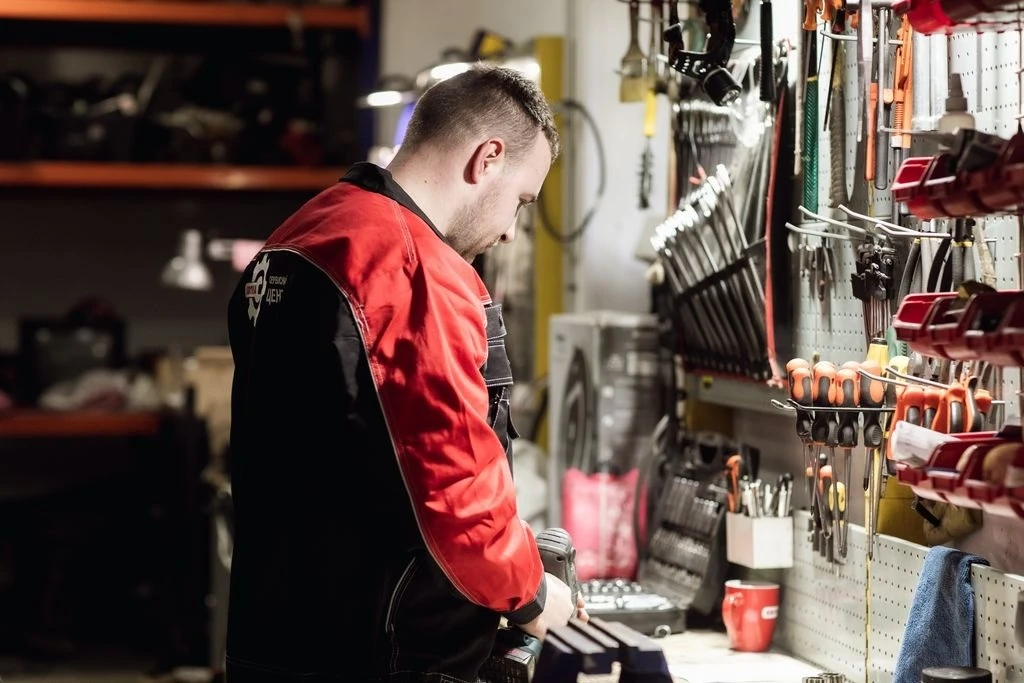 Ремонт інструментів у сервісному центрі КВІТКА