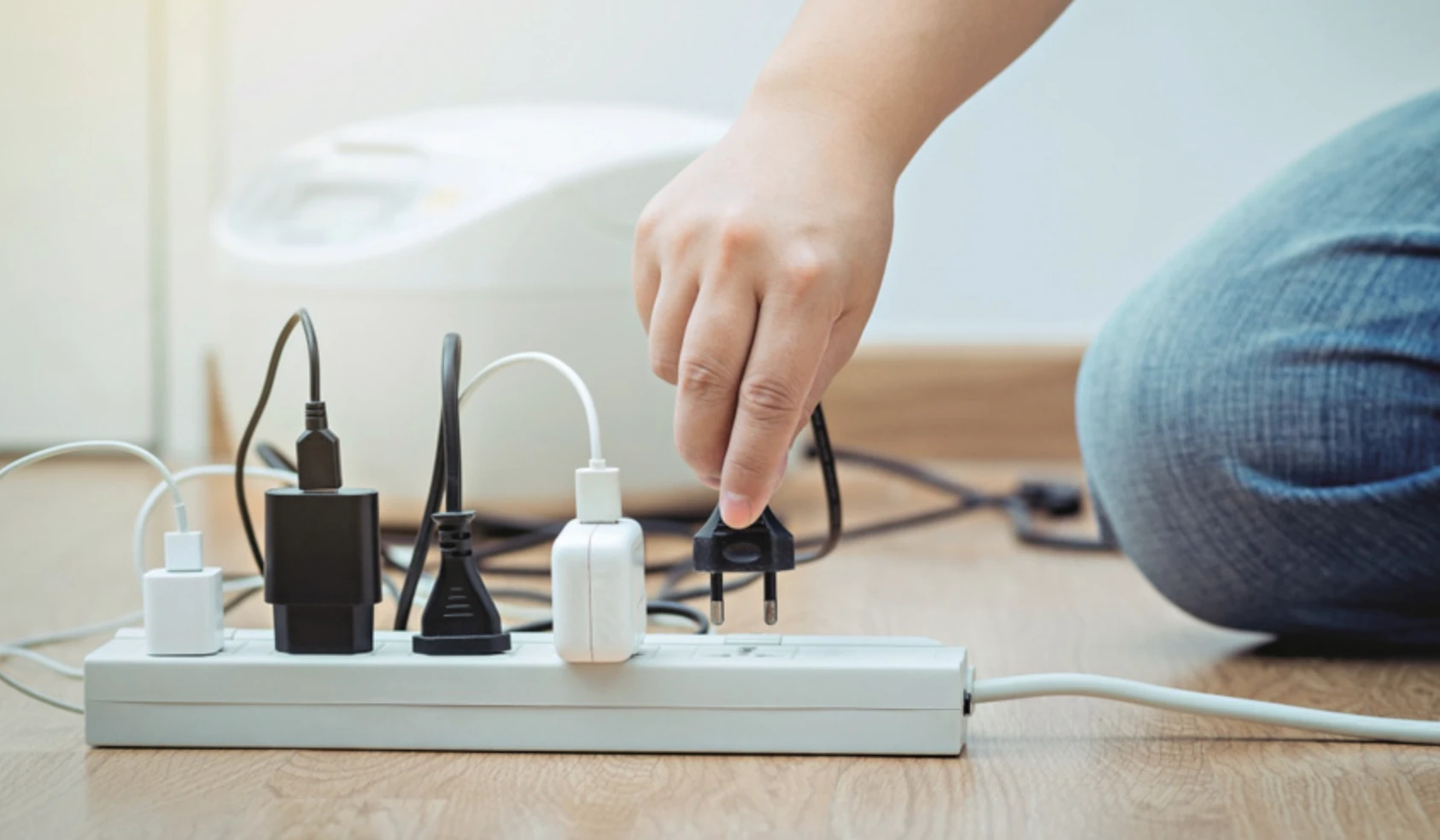 побутові електротовари та комплектуючі