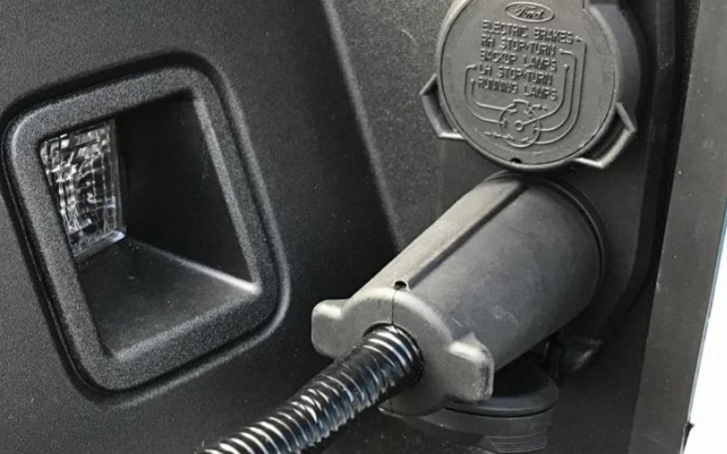 Розетка для причепа - 33