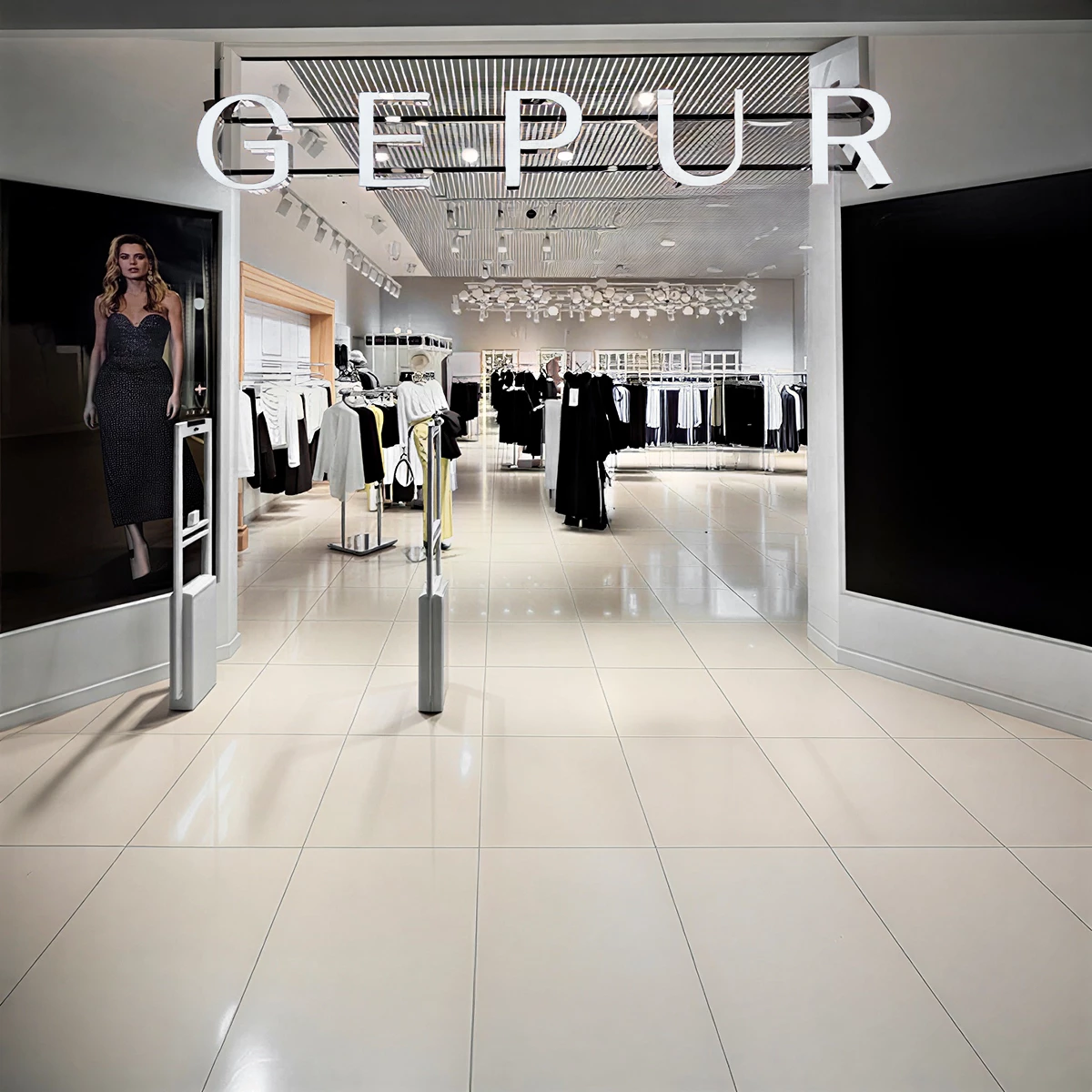 магазин жіночого одягу GEPUR у City Center - фото 1