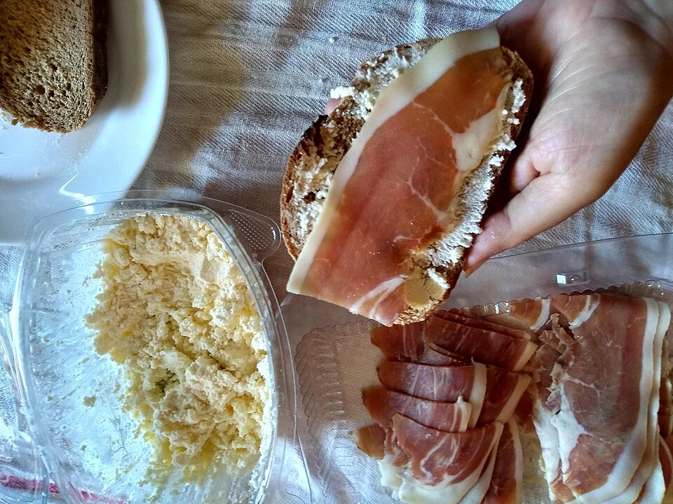 Njeguški pršut and local cheese tasting plate