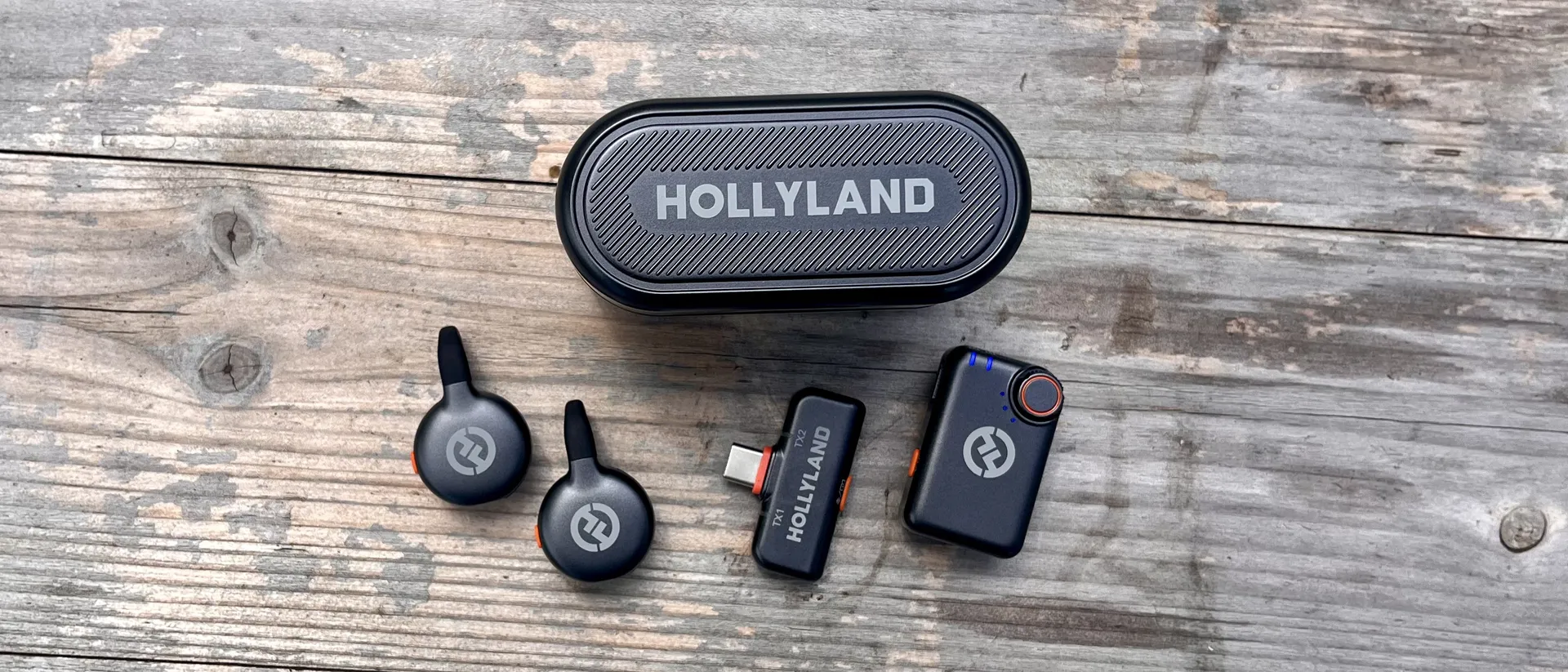 �������� �������� ���� Hollyland Lark M2S, ��� ����� ���������� ������� �����, ��������� ������� USB-C �� ����������� ������� � ����������� ������� �� �����'����� ����.