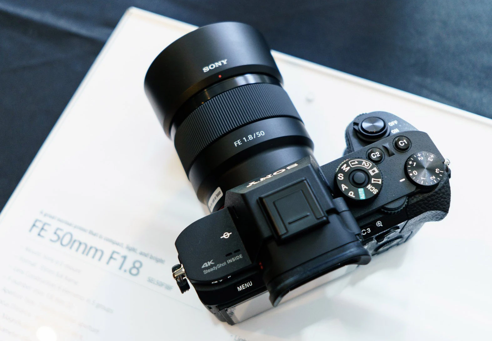 Порівняльний огляд 50 мм об'єктивів Viltrox та Sony для байонета E-Mount