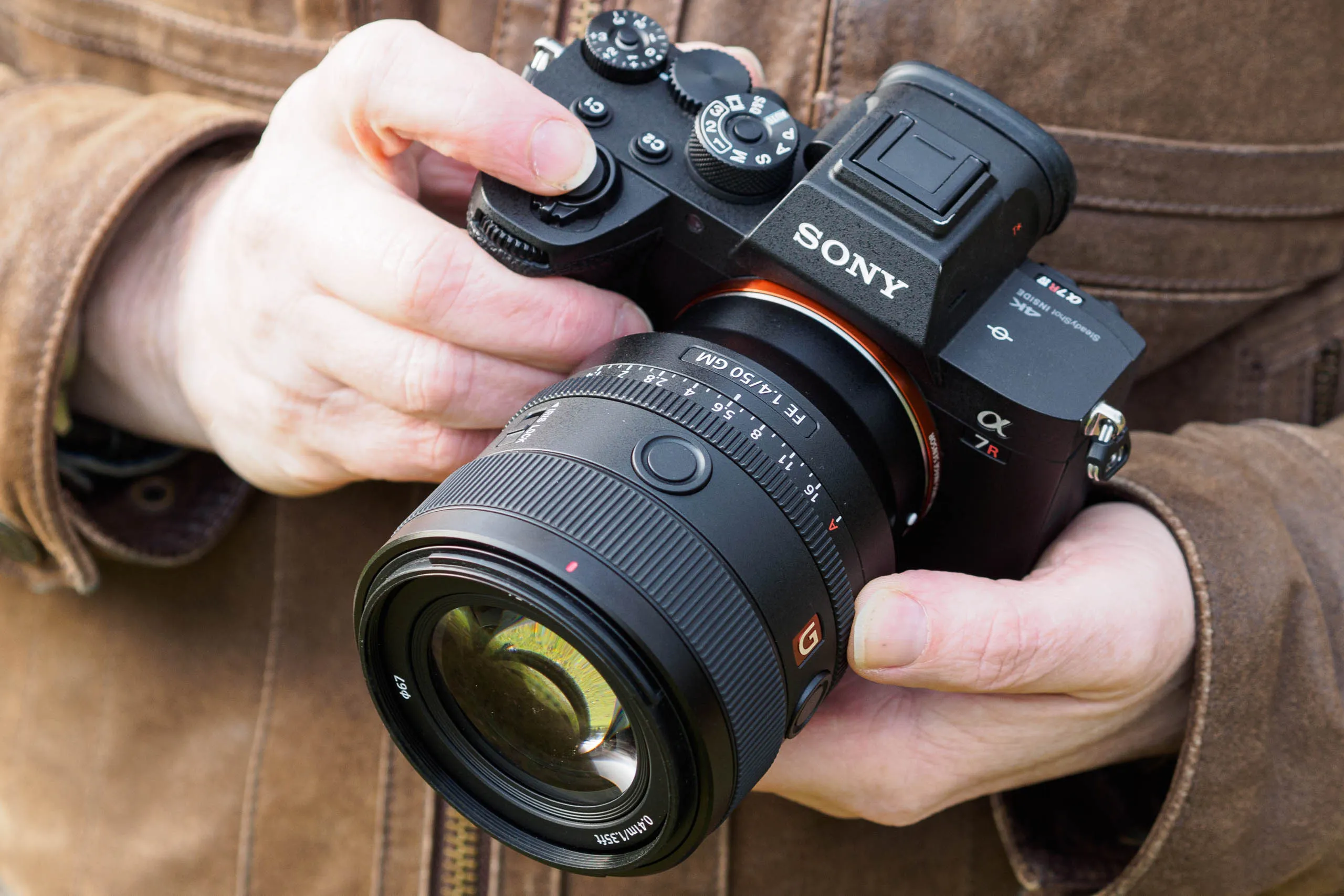 Порівняльний огляд 50 мм об'єктивів Viltrox та Sony для байонета E-Mount
