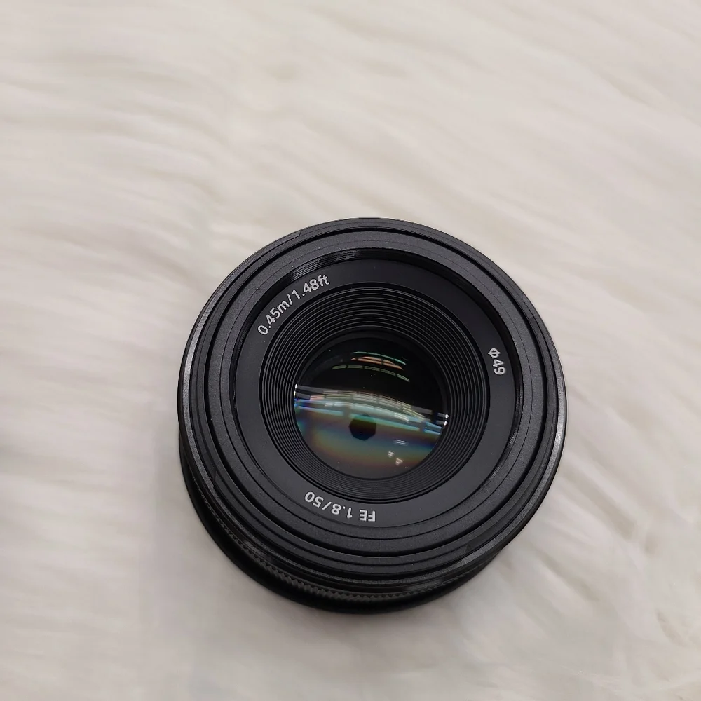 Порівняльний огляд 50 мм об'єктивів Viltrox та Sony для байонета E-Mount