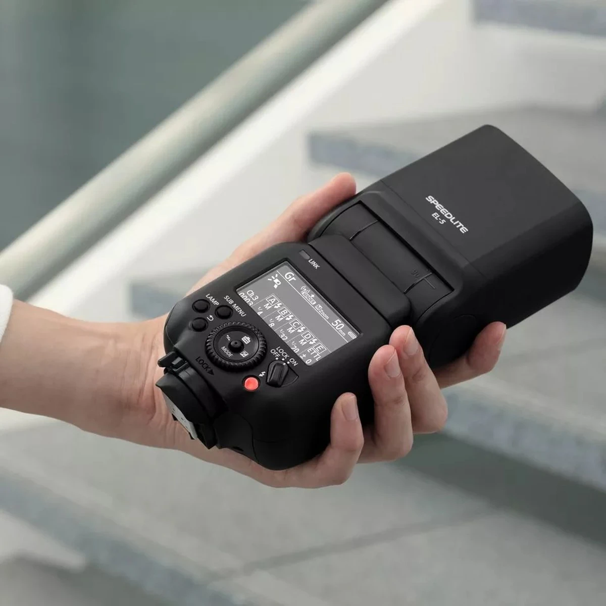 Задняя панель вспышки Canon Speedlite EL-5 с дисплеем управления группами по радиоканалу Canon RT