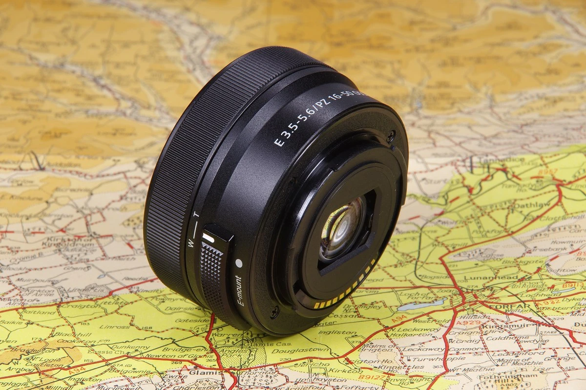 Ультралегкий зум Sigma 18-50mm f/2.8 DC DN Contemporary на камерах Sony Alpha