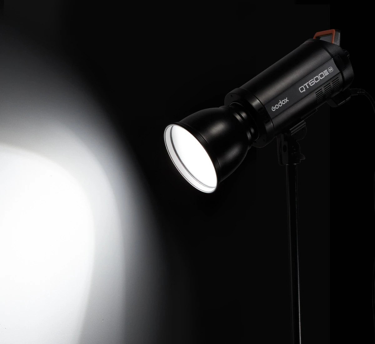 Задня панель керування спалаху Godox QT600III з дисплеєм параметрів потужності та кнопками режимів